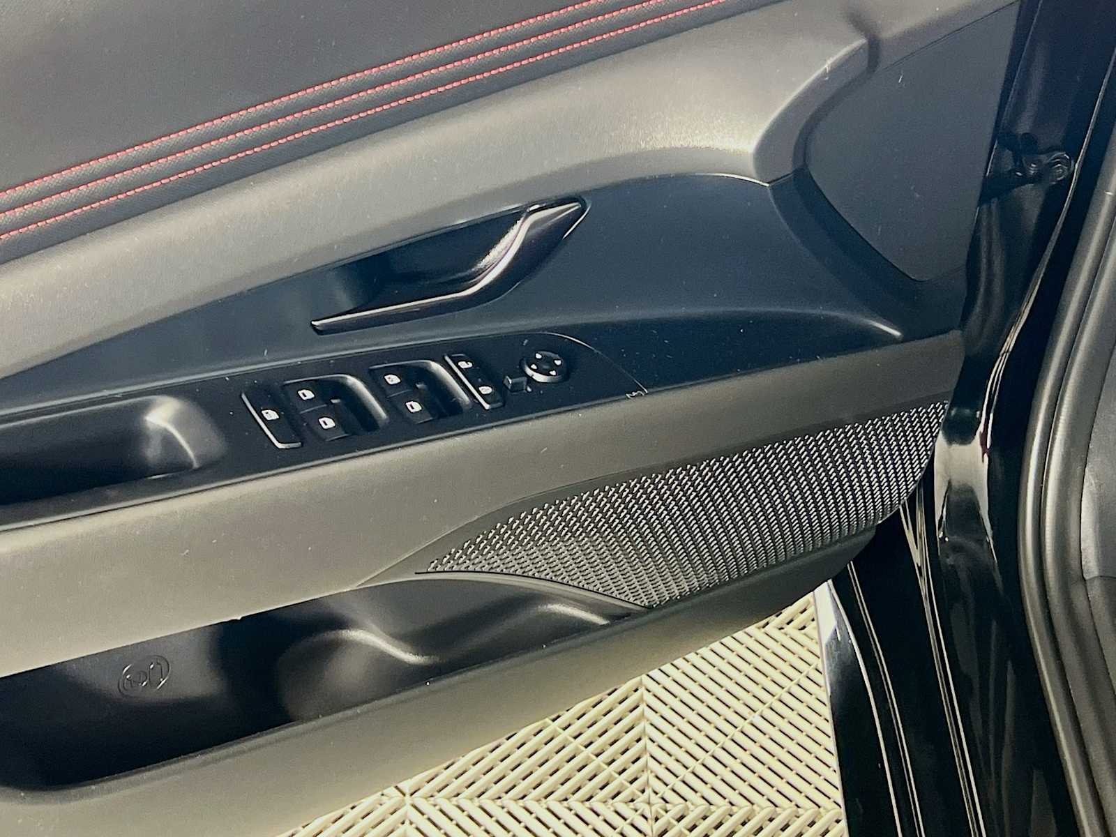 2023 Hyundai Elantra N Line - Photo 18