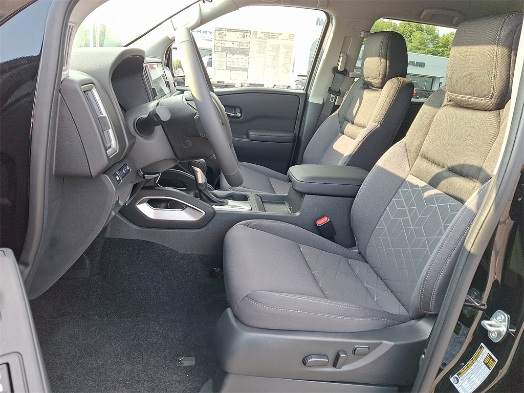 2025 Nissan Frontier SV - Photo 9