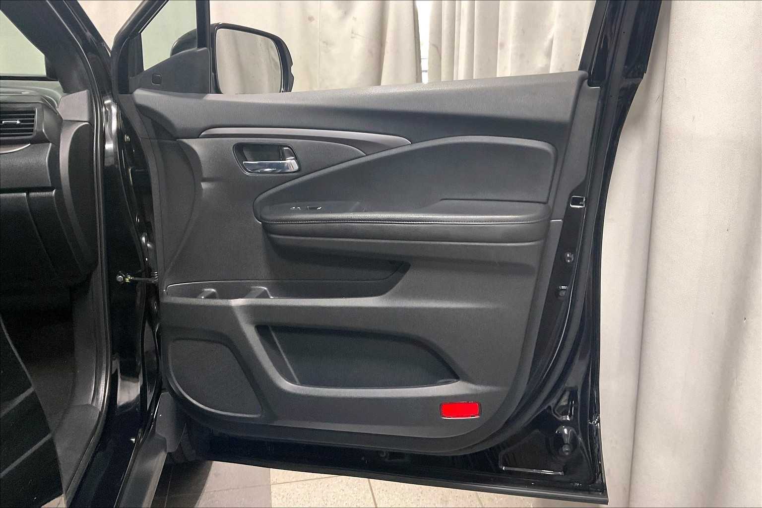 2022 Honda Pilot Sport - Photo 12