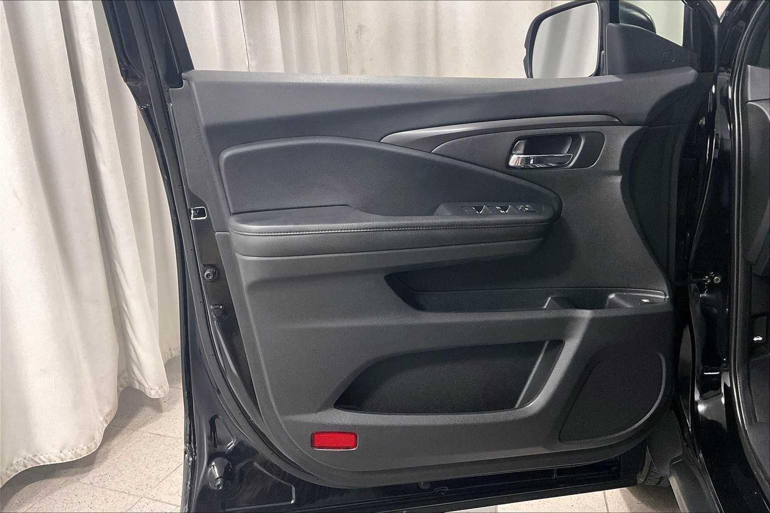 2022 Honda Pilot Sport - Photo 9