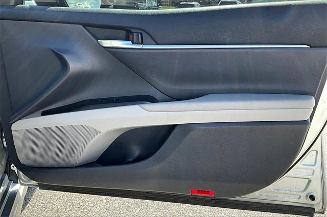 2022 Toyota Camry SE - Photo 12