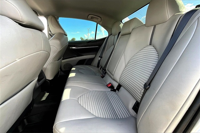 2022 Toyota Camry SE - Photo 14