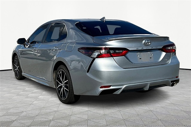 2022 Toyota Camry SE - Photo 4