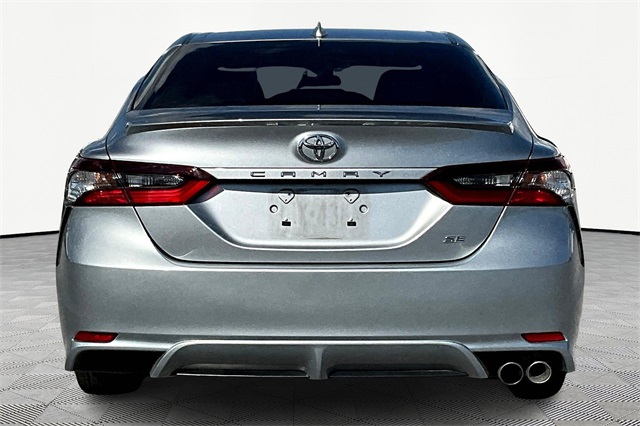 2022 Toyota Camry SE - Photo 5
