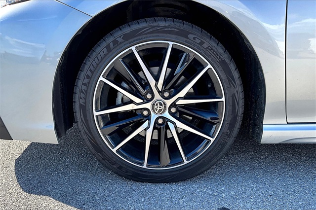 2022 Toyota Camry SE - Photo 7
