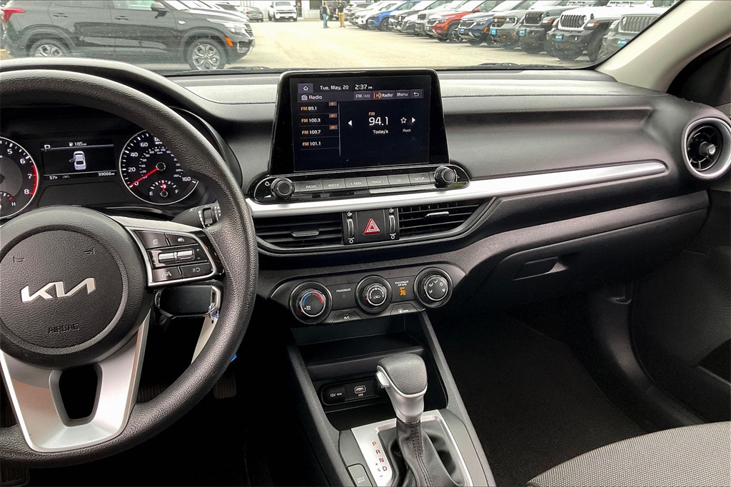 2022 Kia Forte LXS - Photo 17