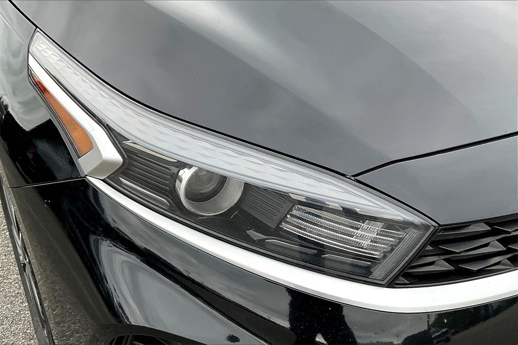 2022 Kia Forte LXS - Photo 28