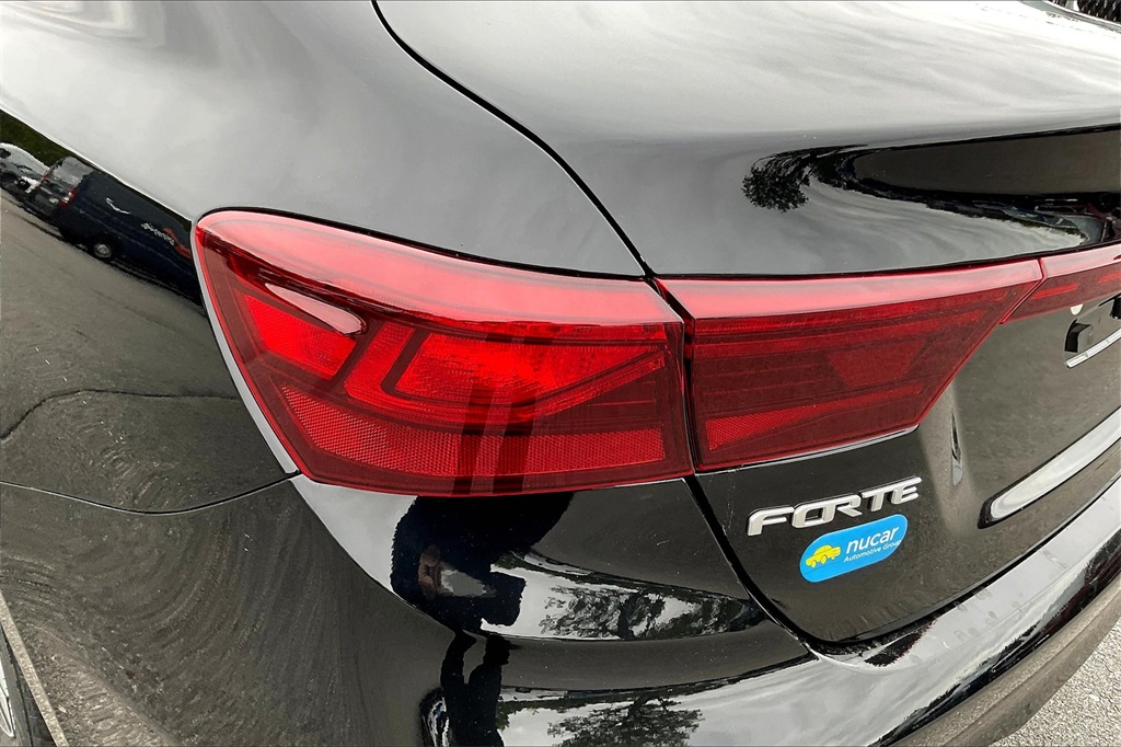 2022 Kia Forte LXS - Photo 29