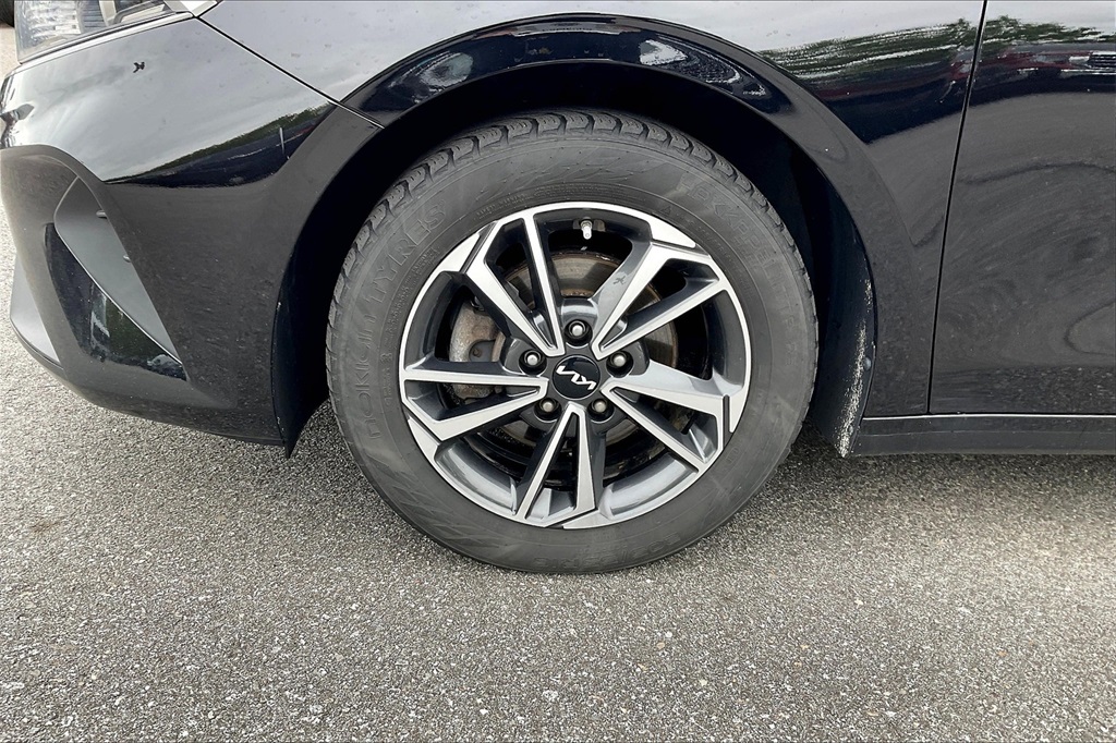 2022 Kia Forte LXS - Photo 7
