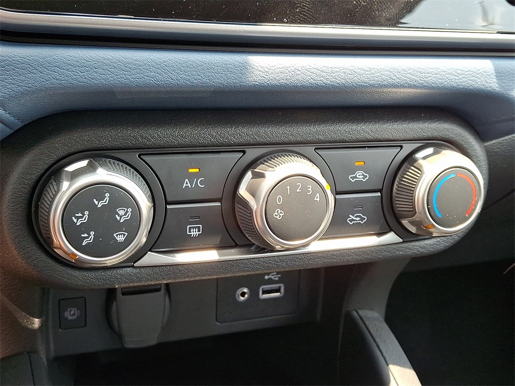 2025 Nissan Versa 1.6 SV - Photo 11