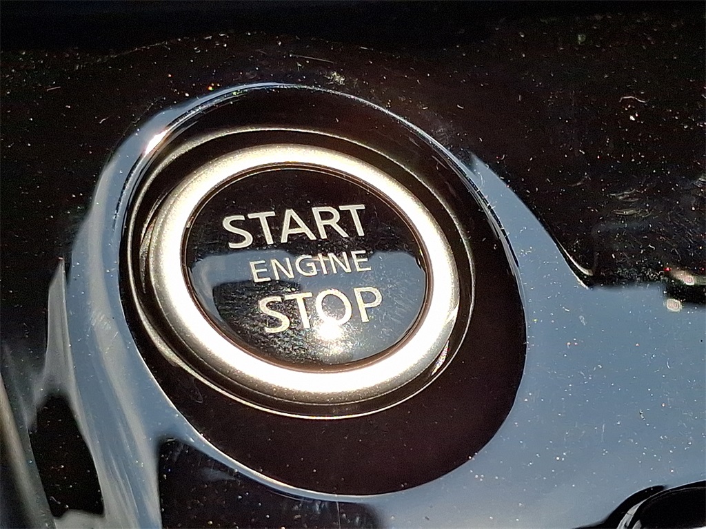 2025 Nissan Versa 1.6 SV - Photo 15
