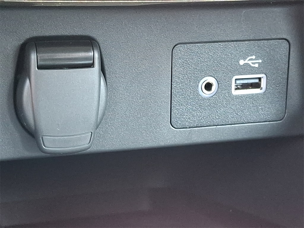 2025 Nissan Versa 1.6 SV - Photo 16