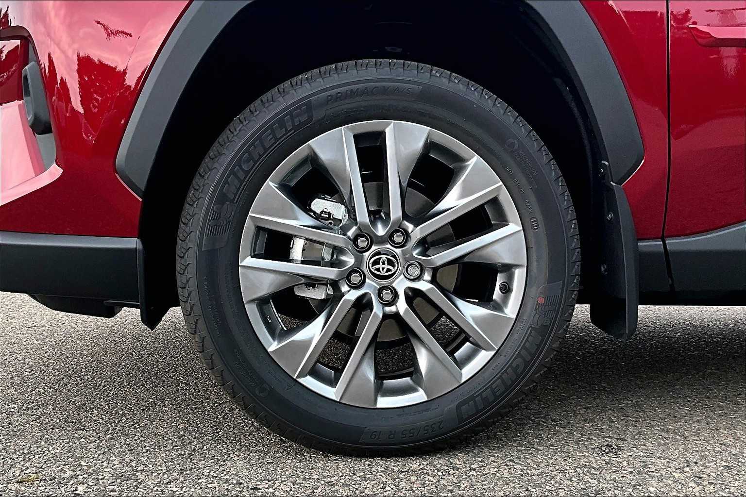 2025 Toyota RAV4 XLE Premium - Photo 8