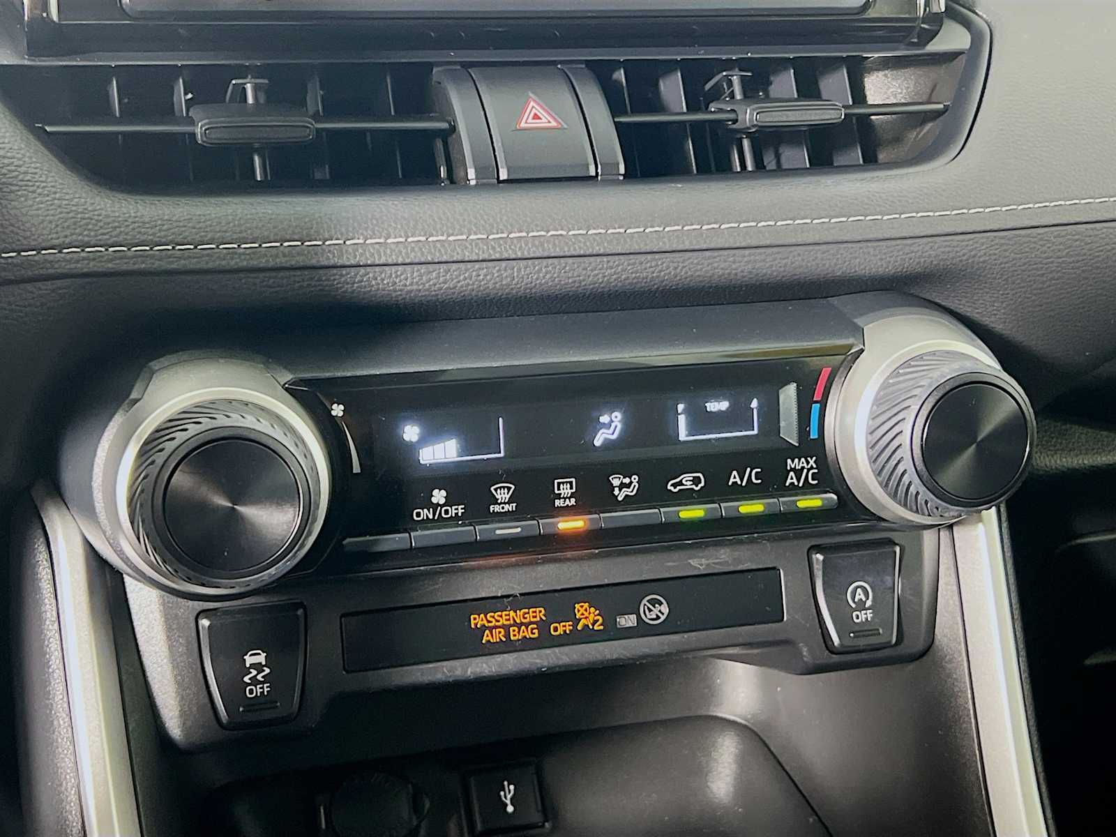2022 Toyota RAV4 LE - Photo 15