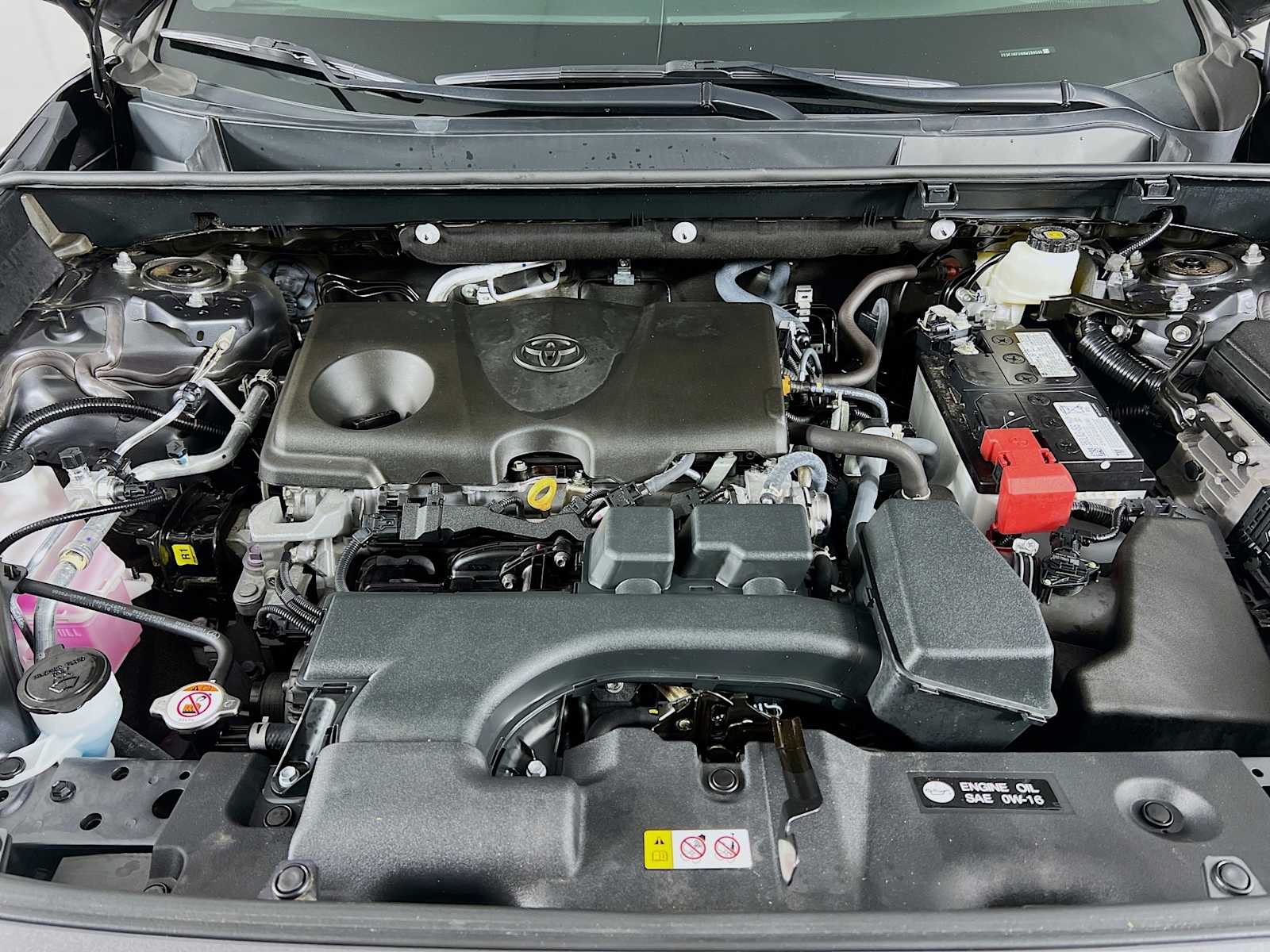 2022 Toyota RAV4 LE - Photo 29
