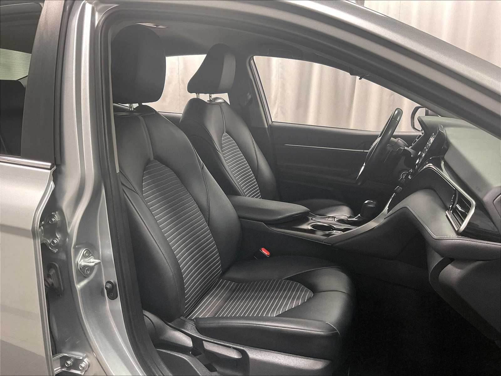 2023 Toyota Camry SE - Photo 11