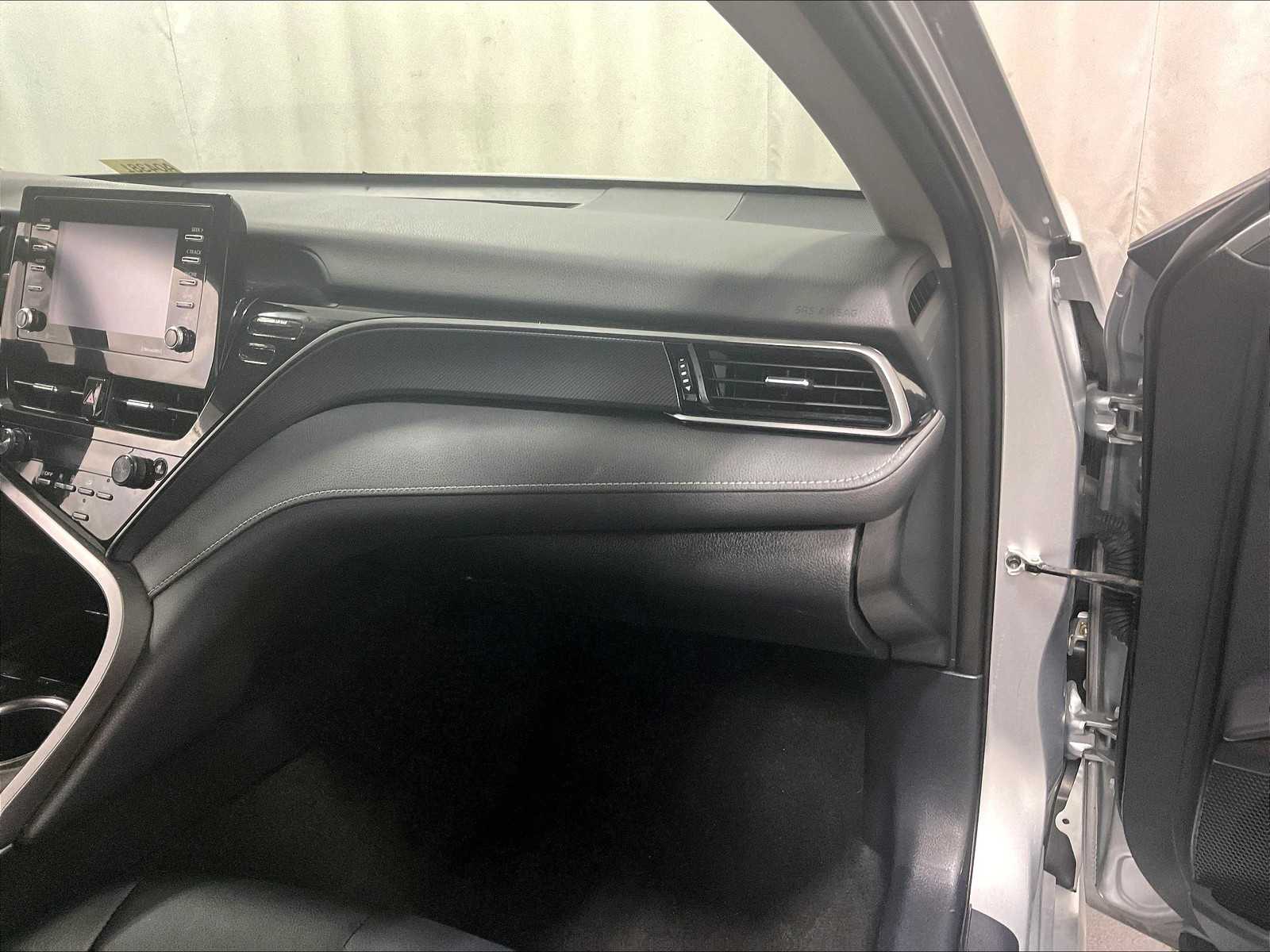 2023 Toyota Camry SE - Photo 13
