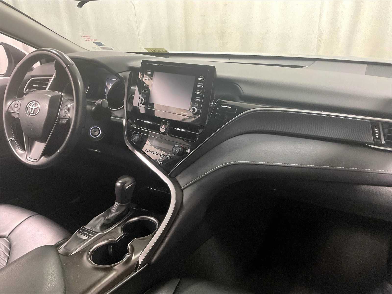 2023 Toyota Camry SE - Photo 14