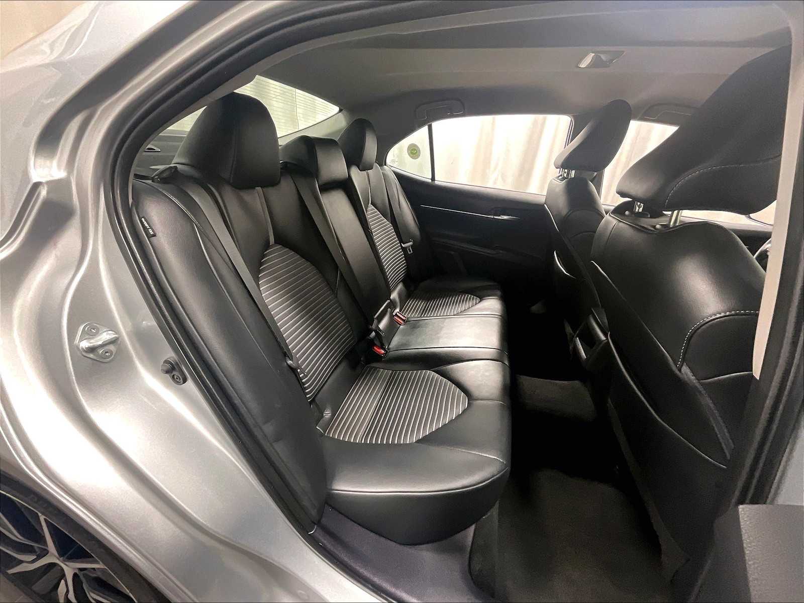 2023 Toyota Camry SE - Photo 16