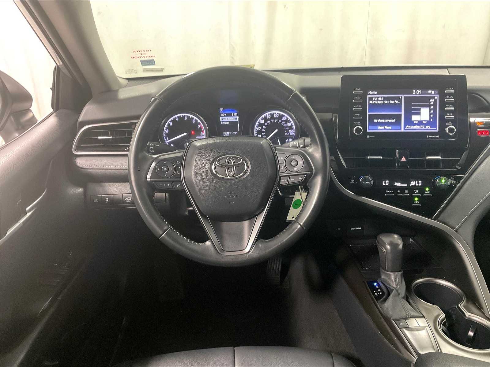 2023 Toyota Camry SE - Photo 17