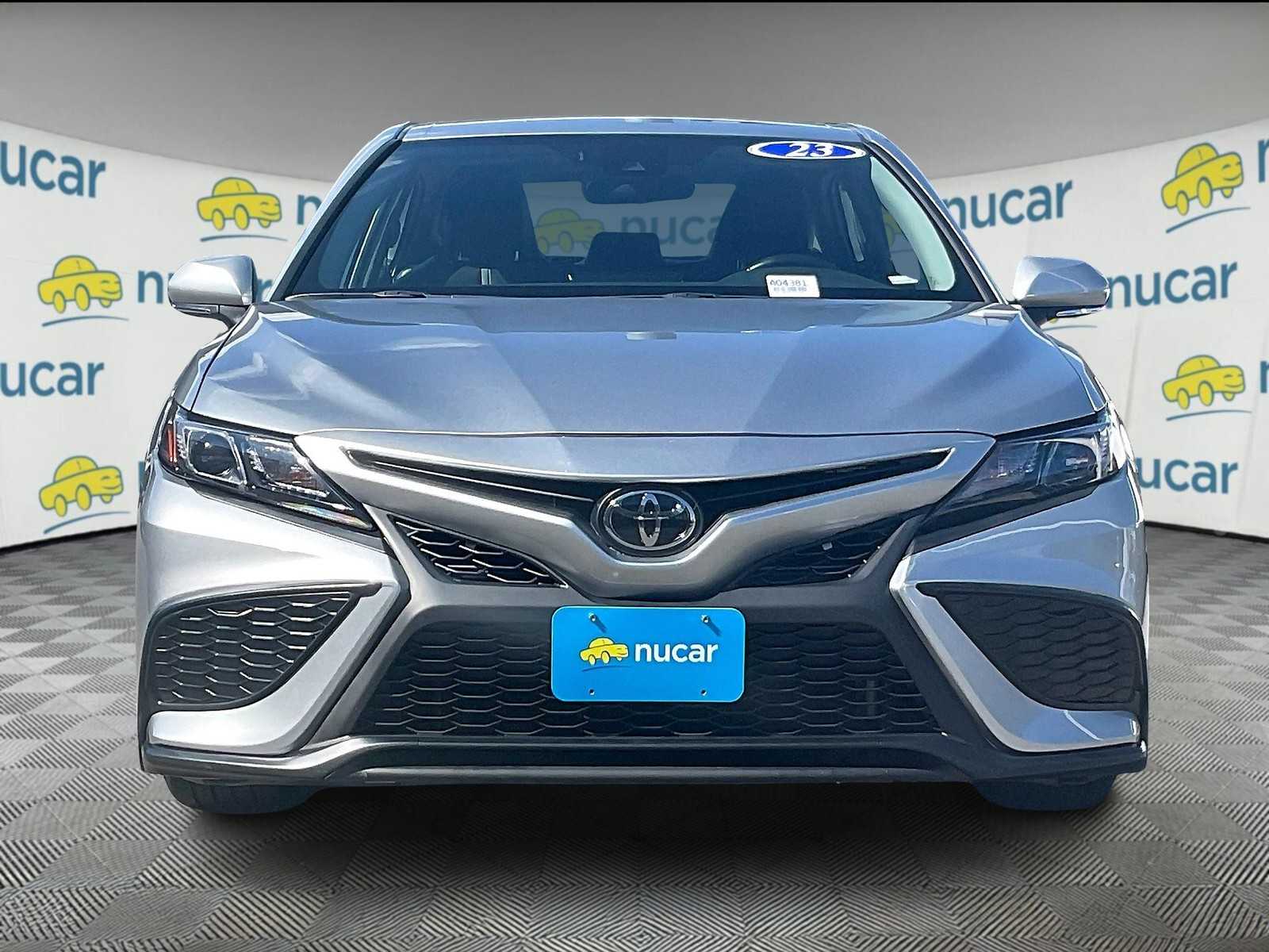 2023 Toyota Camry SE - Photo 2