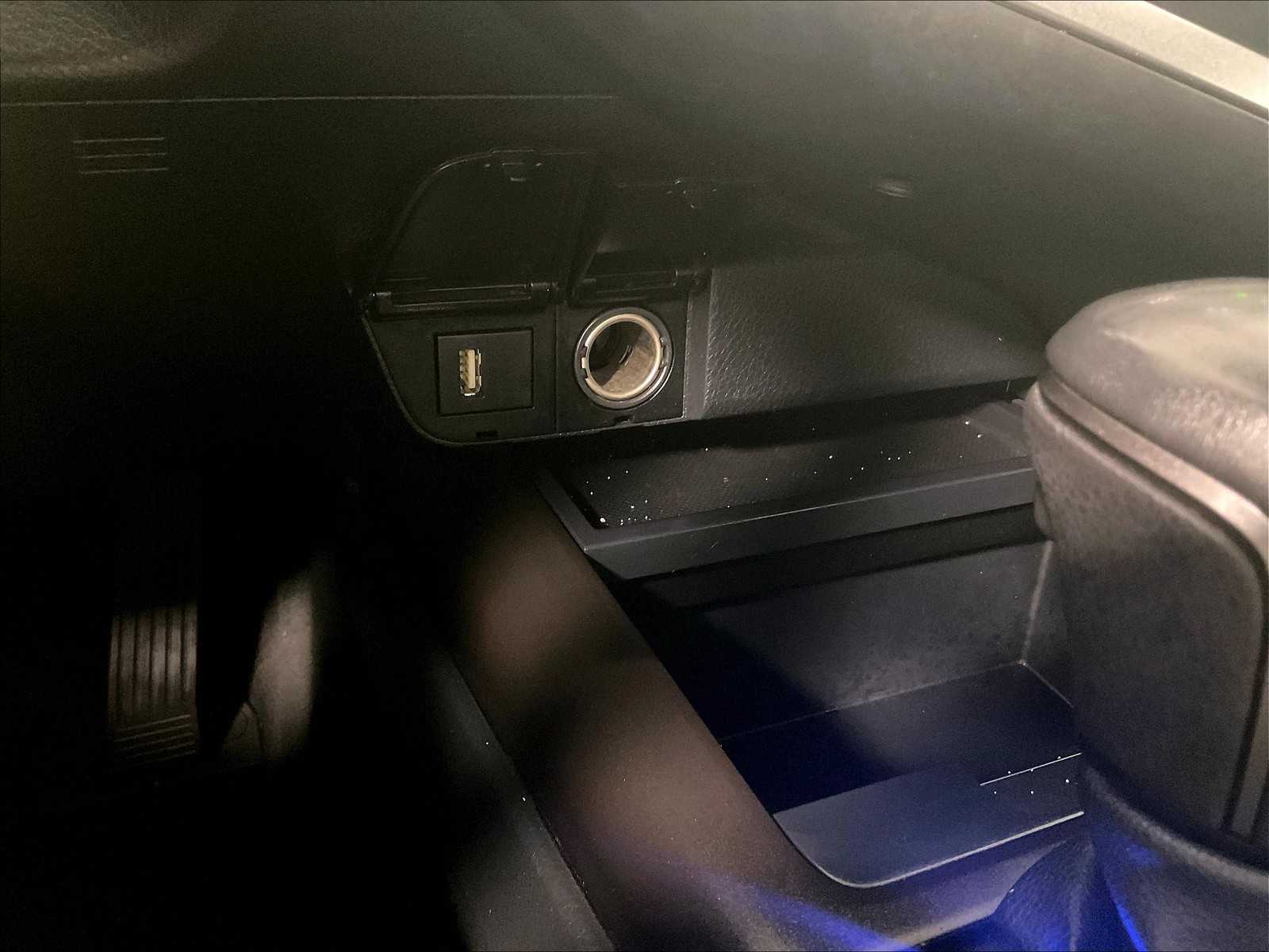 2023 Toyota Camry SE - Photo 25