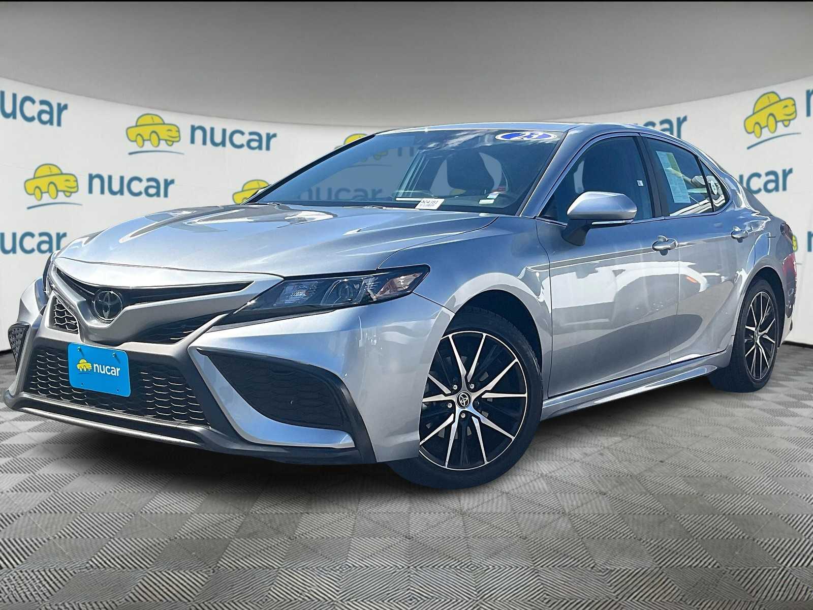 2023 Toyota Camry SE - Photo 3