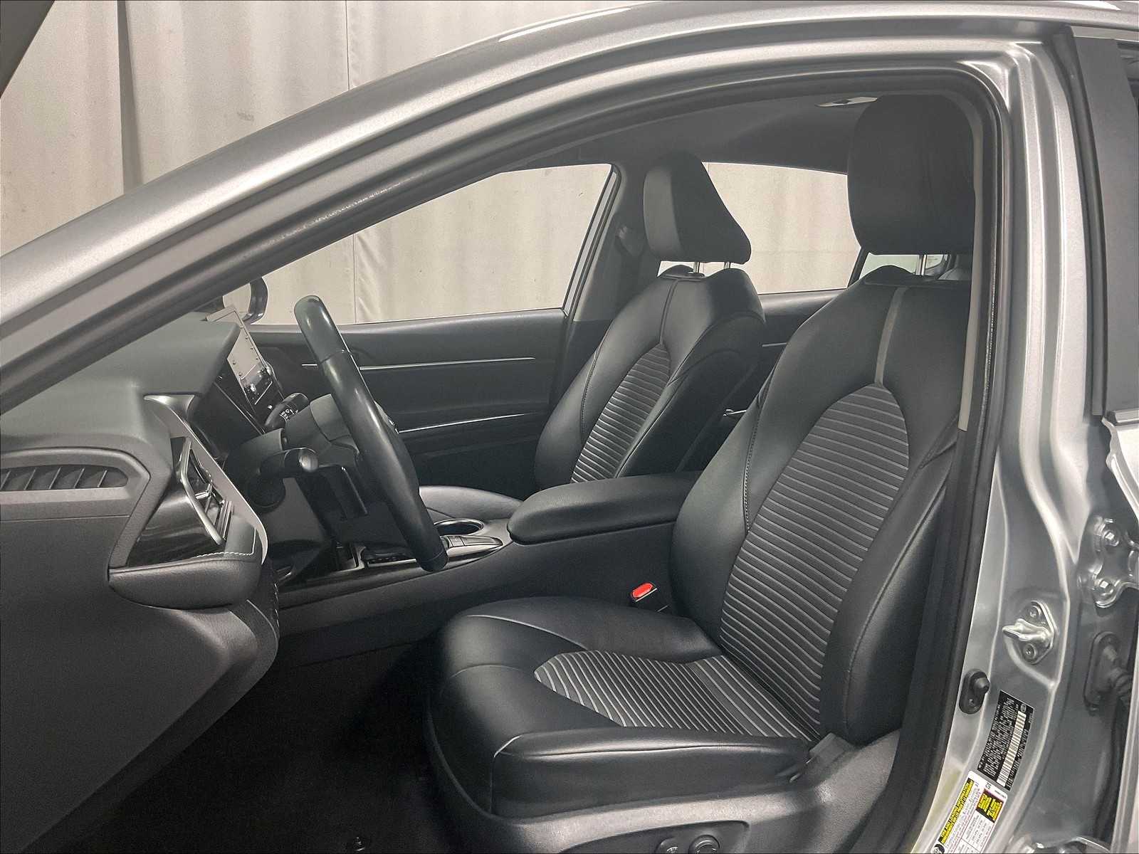 2023 Toyota Camry SE - Photo 10