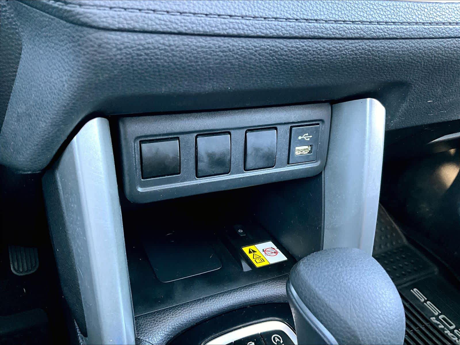 2022 Toyota Corolla Cross LE - Photo 27