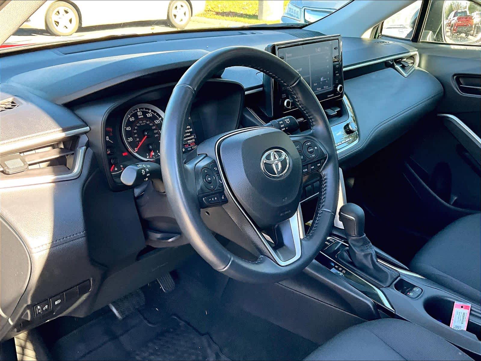 2022 Toyota Corolla Cross LE - Photo 8