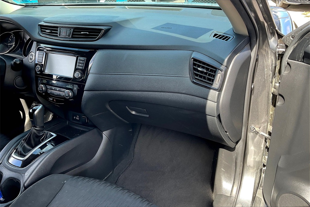 2020 Nissan Rogue SV - Photo 12