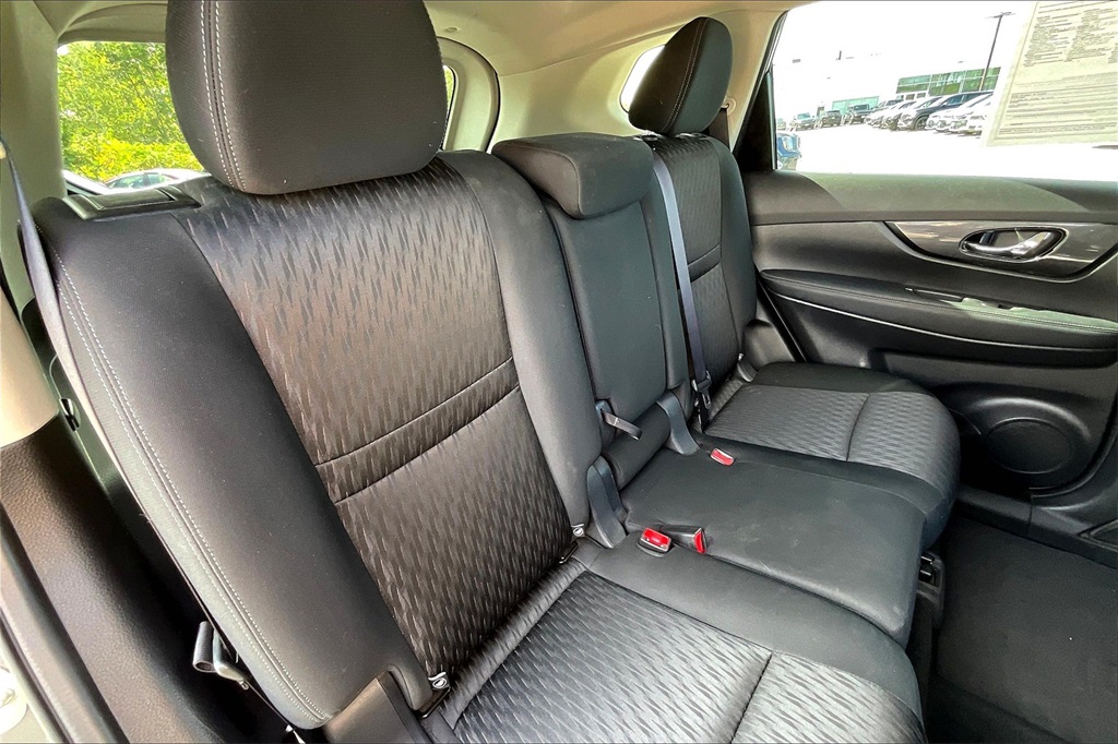 2020 Nissan Rogue SV - Photo 15