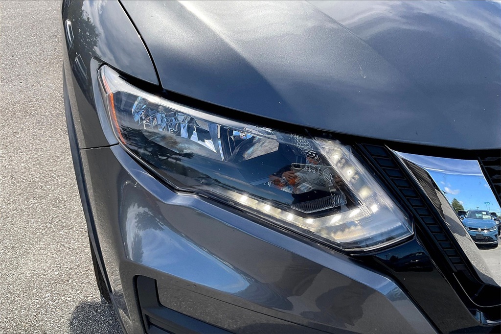 2020 Nissan Rogue SV - Photo 28