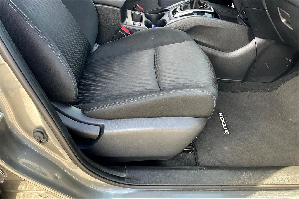 2020 Nissan Rogue SV - Photo 35