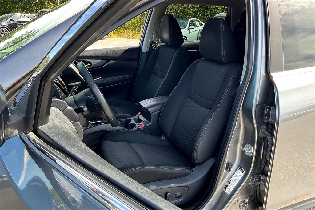 2020 Nissan Rogue SV - Photo 9
