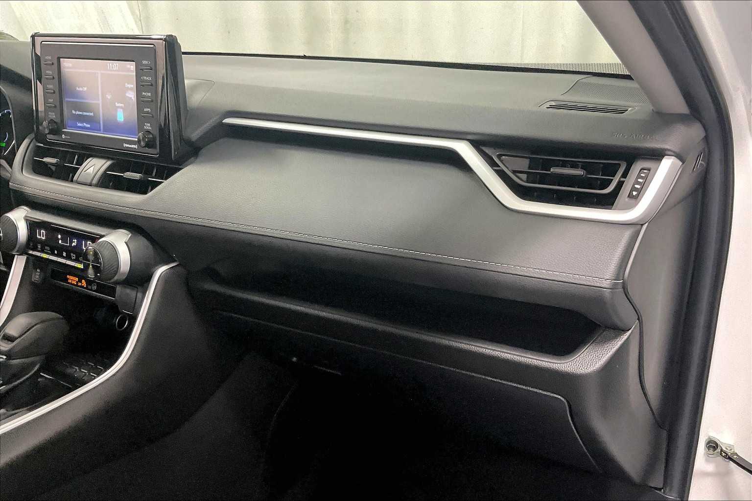 2021 Toyota RAV4 Hybrid LE - Photo 13