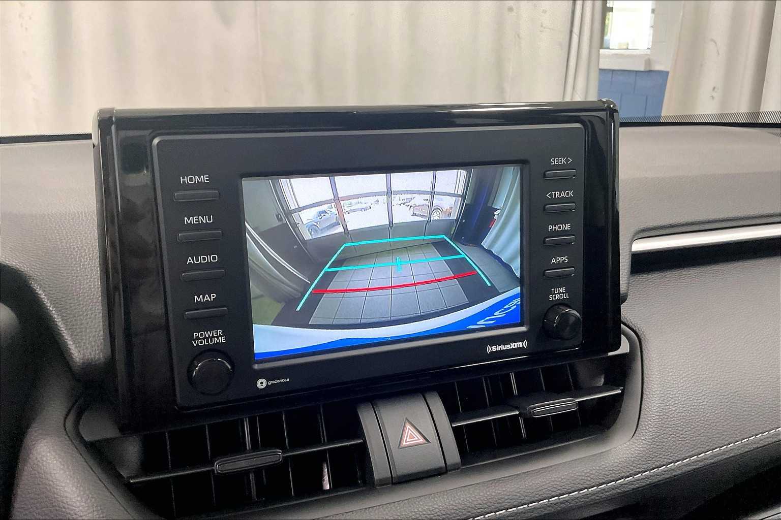 2021 Toyota RAV4 Hybrid LE - Photo 19