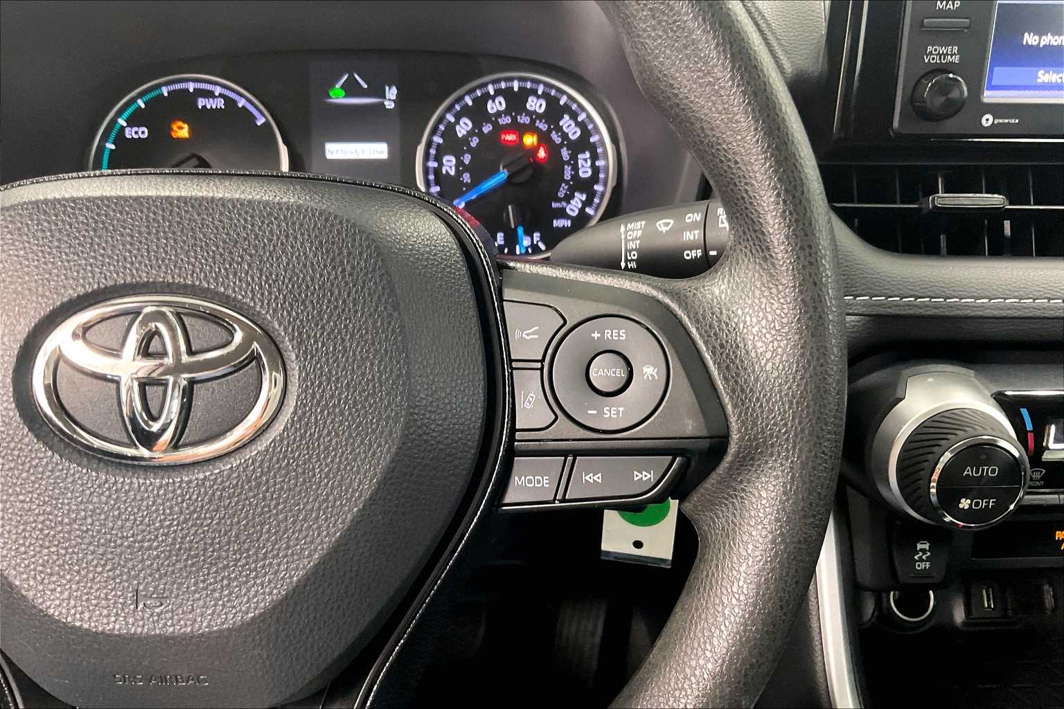 2021 Toyota RAV4 Hybrid LE - Photo 23