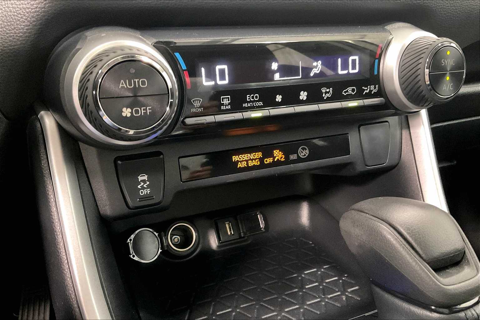 2021 Toyota RAV4 Hybrid LE - Photo 25