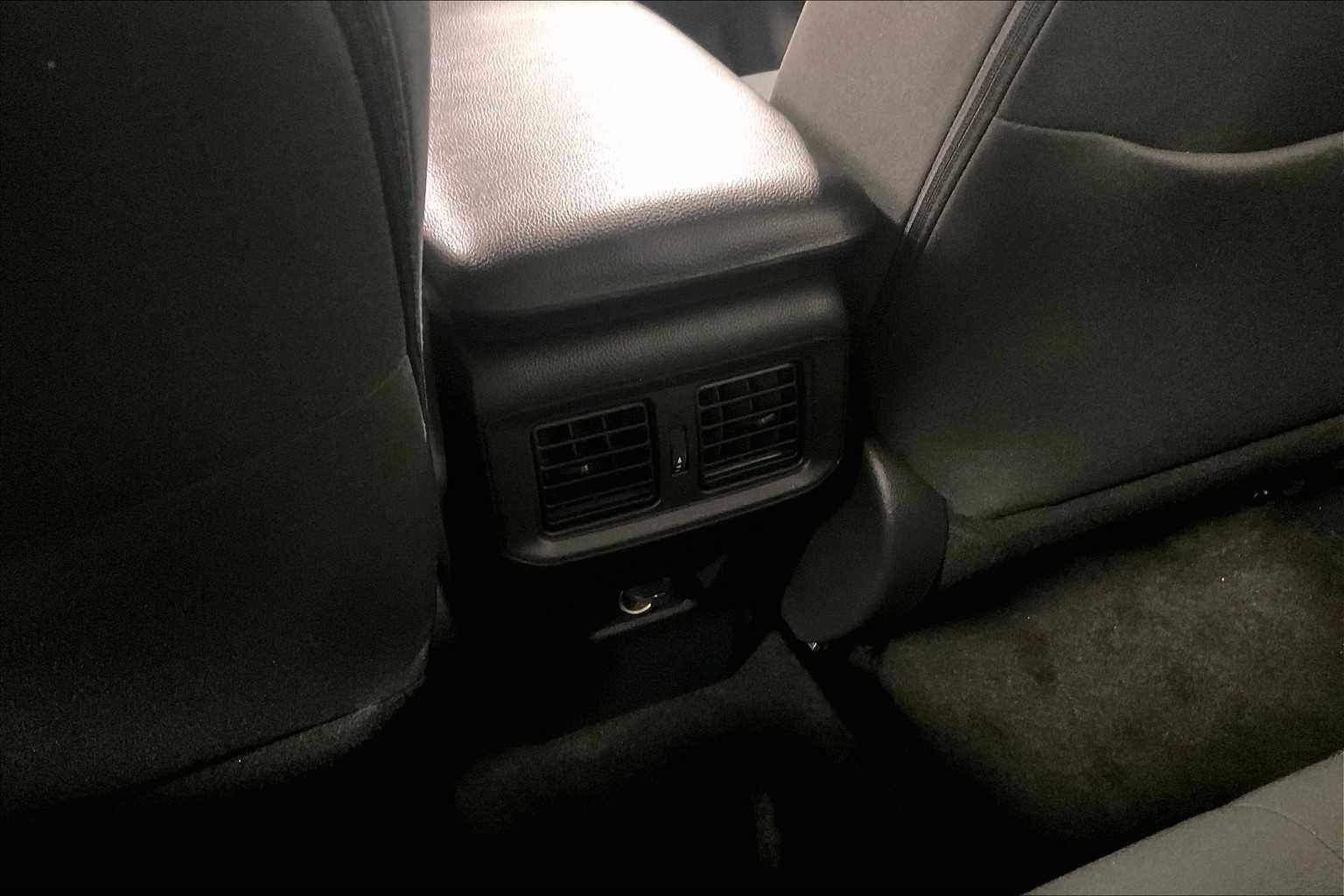 2021 Toyota RAV4 Hybrid LE - Photo 27