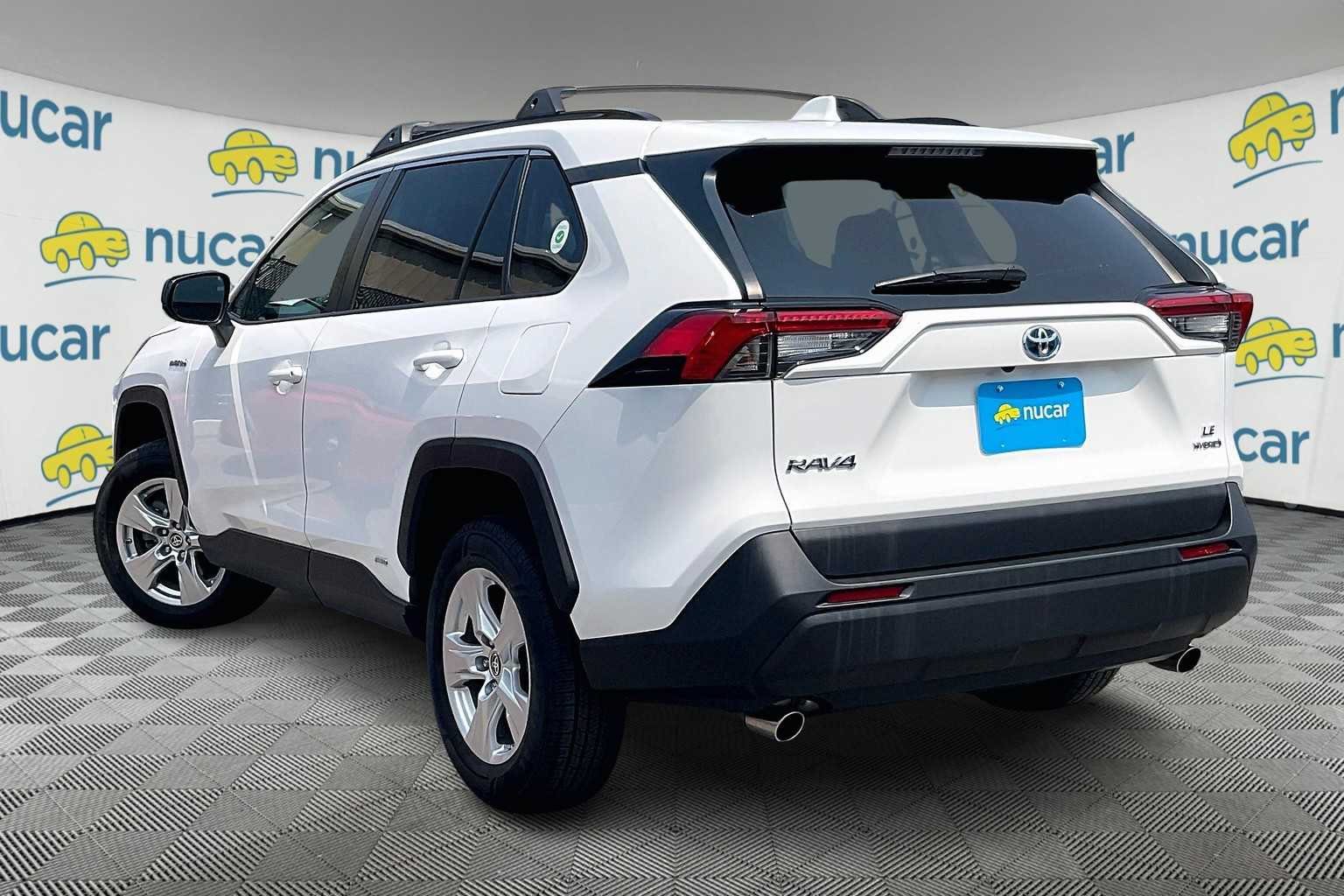 2021 Toyota RAV4 Hybrid LE - Photo 4
