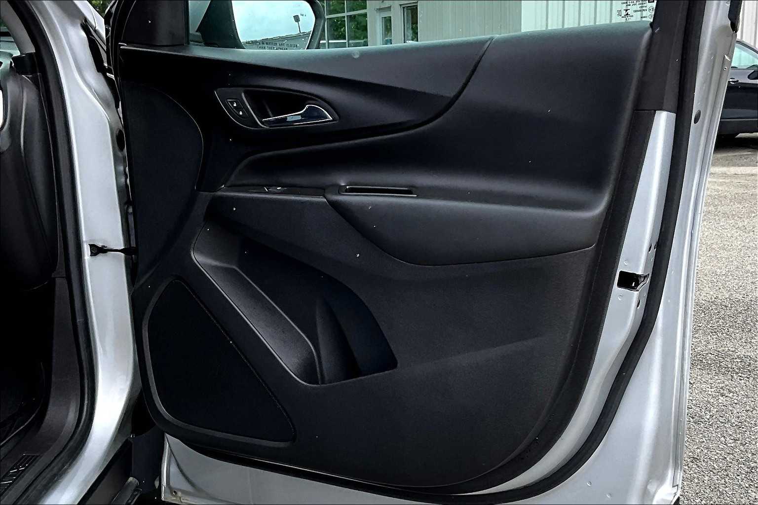 2022 Chevrolet Equinox LT - Photo 12