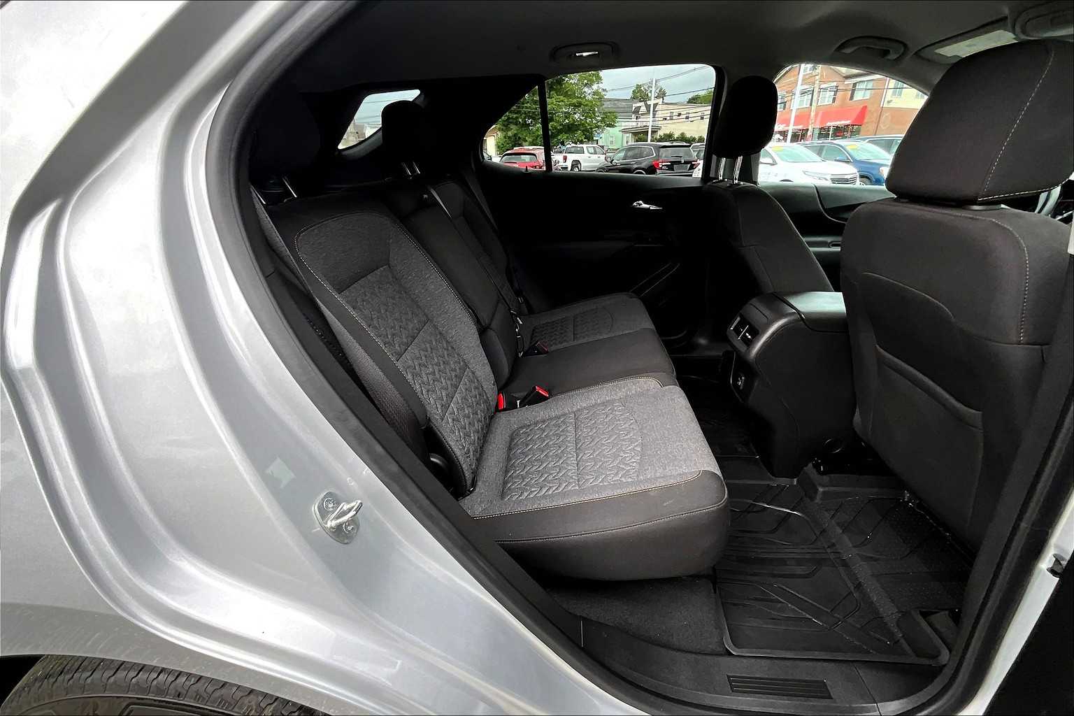 2022 Chevrolet Equinox LT - Photo 16
