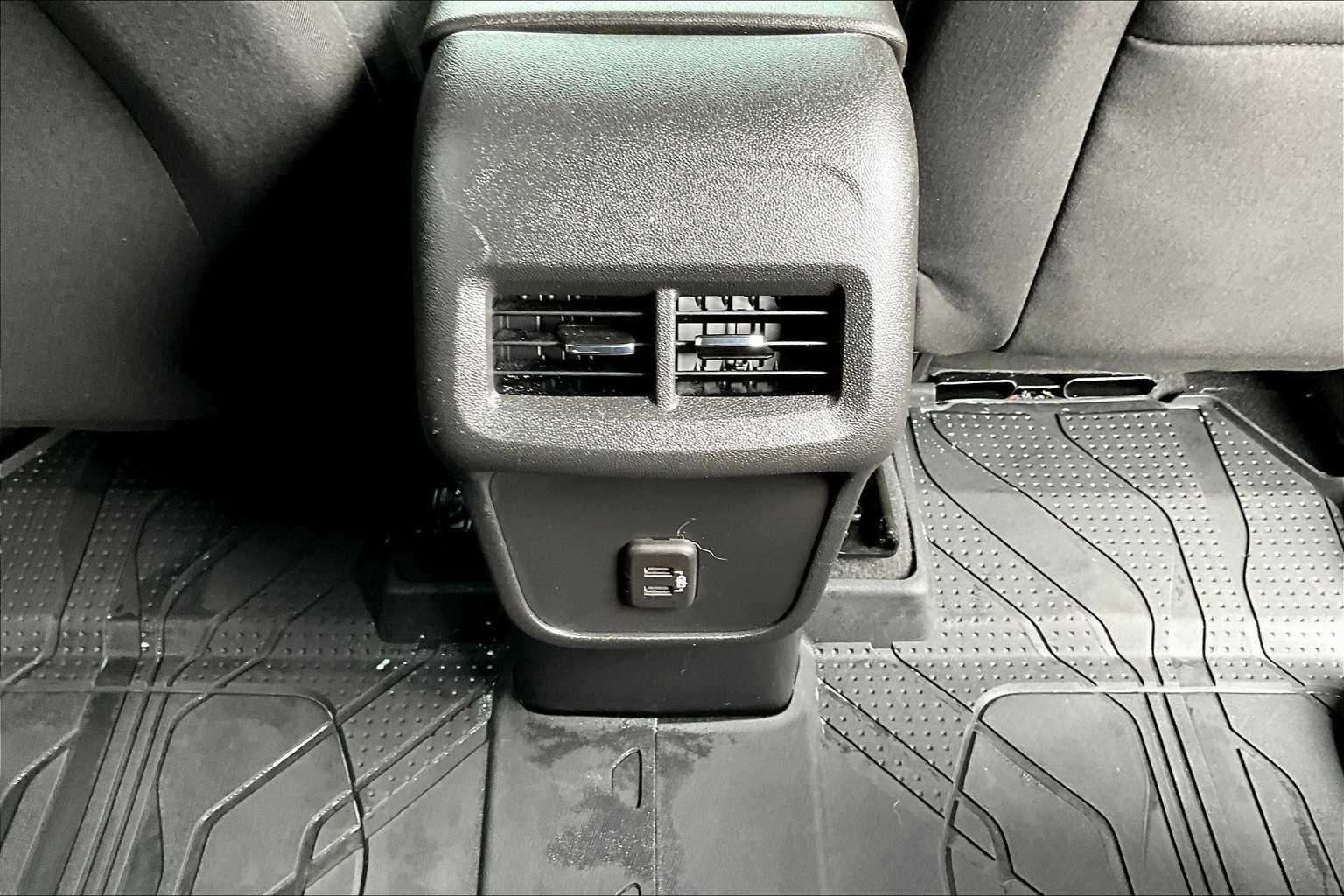 2022 Chevrolet Equinox LT - Photo 26