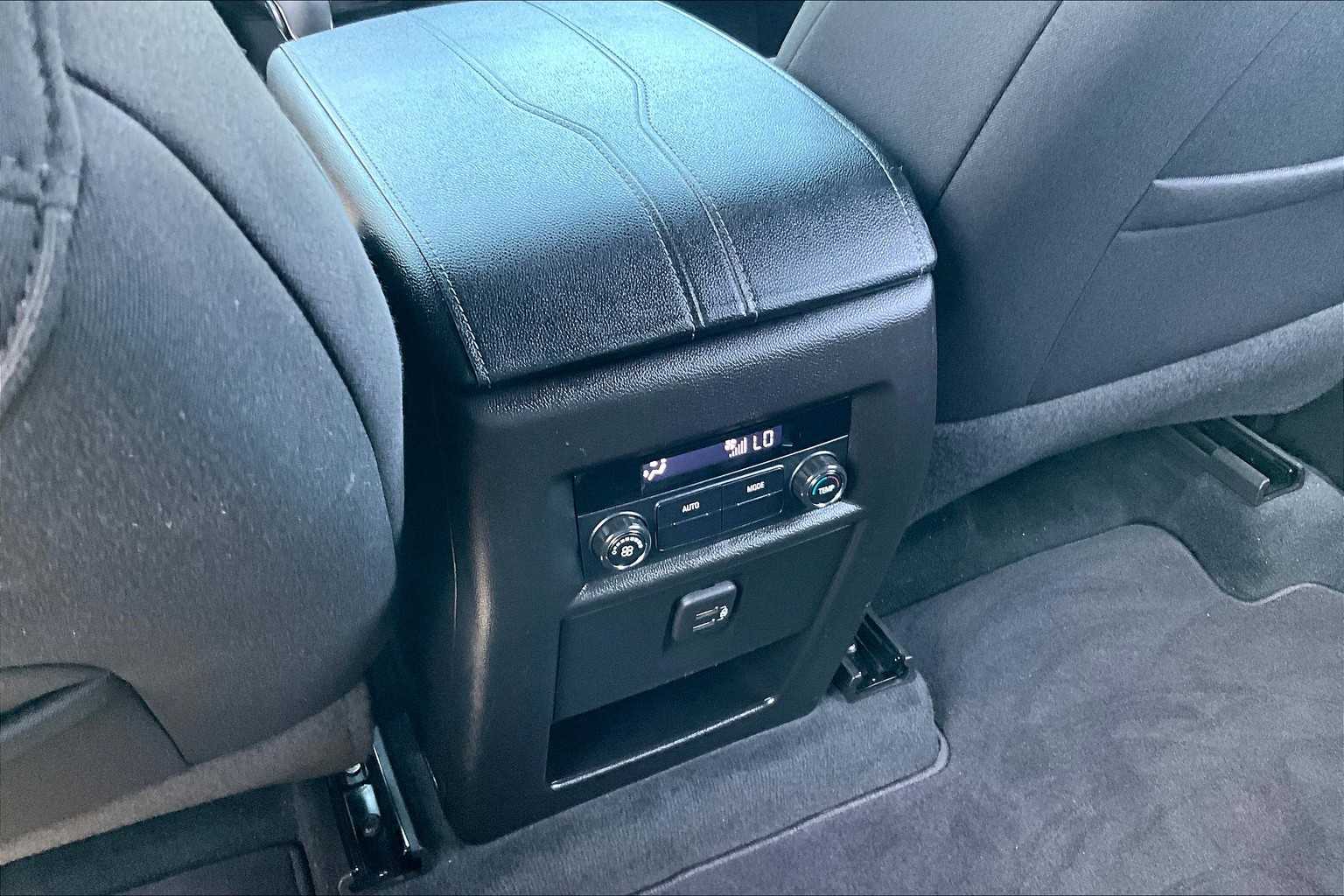 2022 Chevrolet Traverse LT Cloth - Photo 27