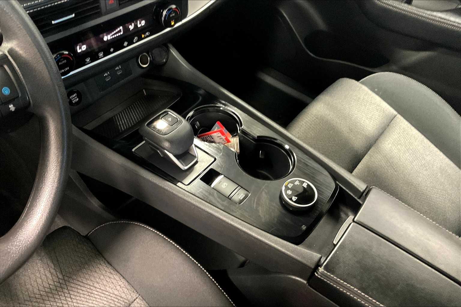 2024 Nissan Rogue SV - Photo 20