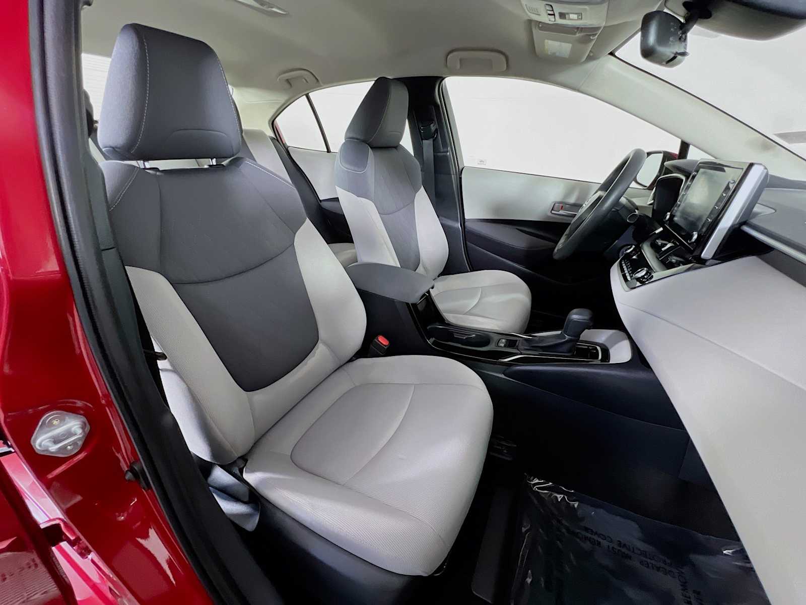 2020 Toyota Corolla LE - Photo 26
