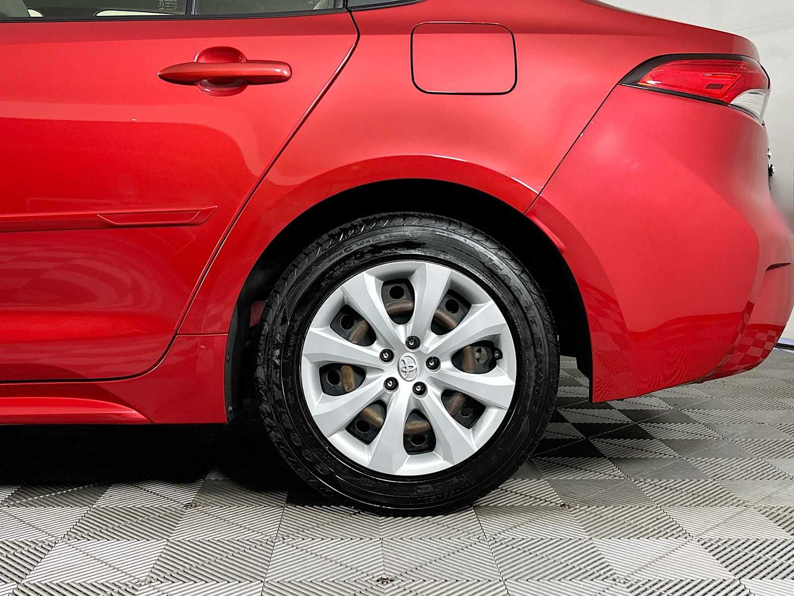 2020 Toyota Corolla LE - Photo 29