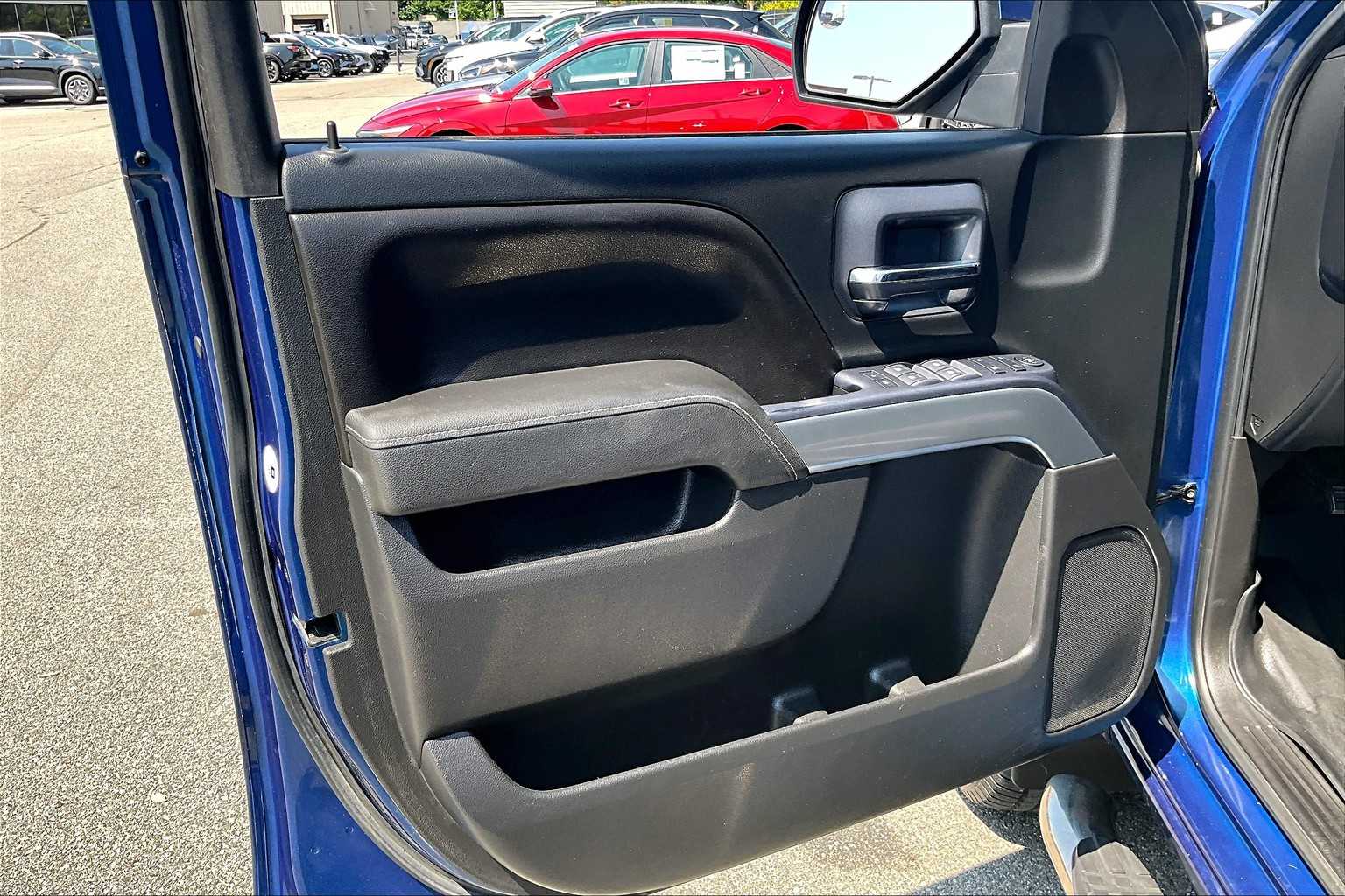 2015 Chevrolet Silverado 2500HD LT - Photo 9