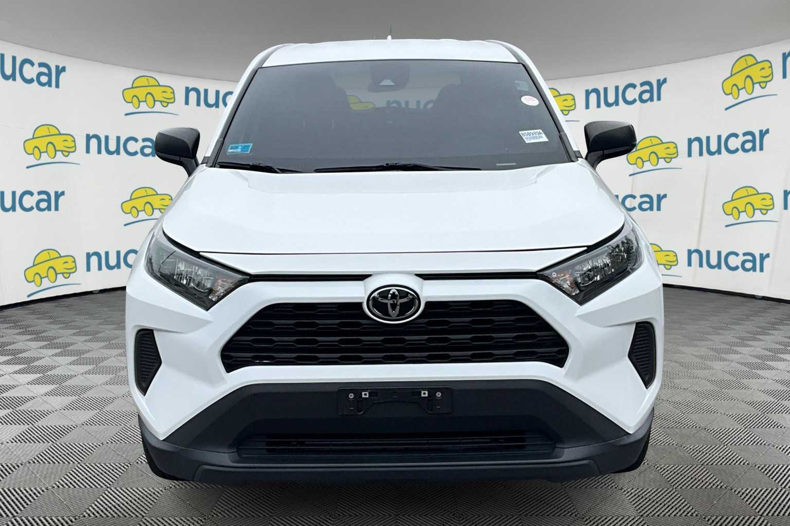 2022 Toyota RAV4 LE - Photo 2